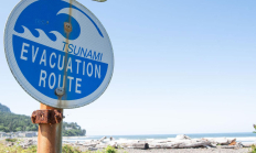 Tsunami evacuation route sign.