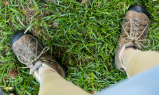 image of how to place feet when bow shooting