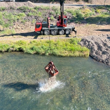 Rogue River spawning gravel.jpeg
