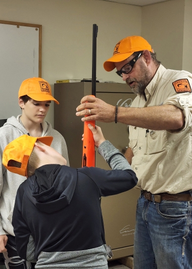 0805_2022_new_inst_training_guns_kids_frederiksen